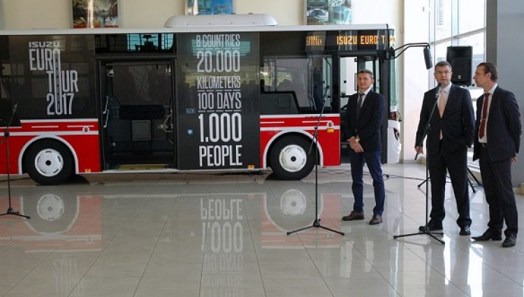 „2017-ųjų ISUZU EURO TURO“ atidaryme – nauji autobusai ir ekstremalūs bandymai