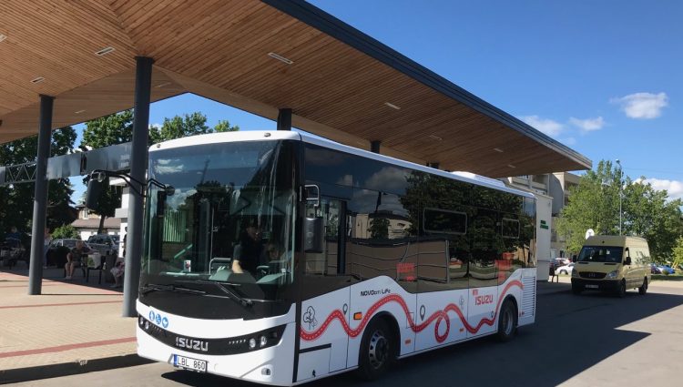 2019 m. vežėjai keleivių parvežimams pasitelkė tris išskirtinius ISUZU autobusus