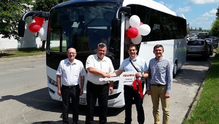 Panevėžiečiai įsigijo naują turistinį autobusą