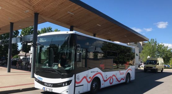 2019 m. vežėjai keleivių parvežimams pasitelkė tris išskirtinius ISUZU autobusus